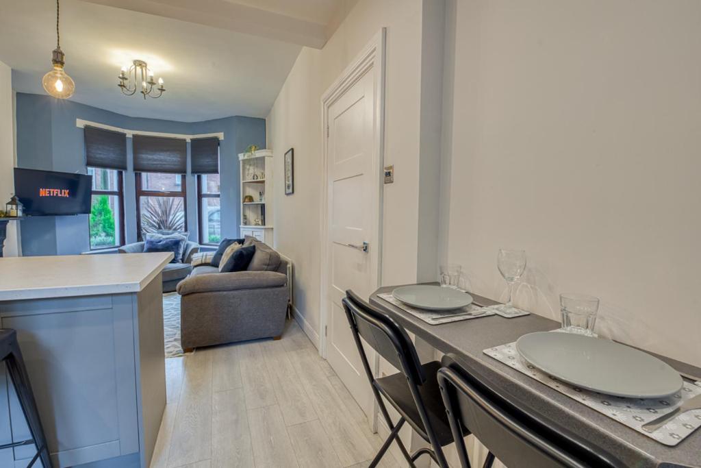 Charming City Home, Beside The Serene Ormeau Park Belfast Zewnętrze zdjęcie
