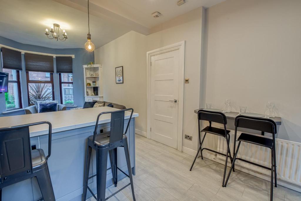 Charming City Home, Beside The Serene Ormeau Park Belfast Zewnętrze zdjęcie